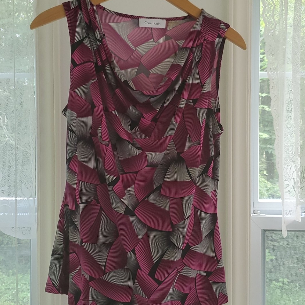 BOGO TANKTOPS Calvin Klein size Medium, pink